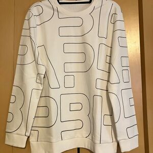 Modern White Crewneck Sweater with Graphic Design